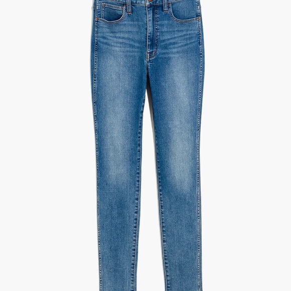 Madewell Petite Curvy Roadtripper Authentic Skinny Jeans in Vinton Wash